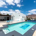 242 - Casa Blanca By Now Ltd ヴィラ