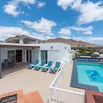 242 - Casa Blanca By Now Ltd * プラヤ・ブランカ